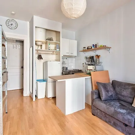 Functional Studio In The 15th Arr Parigi